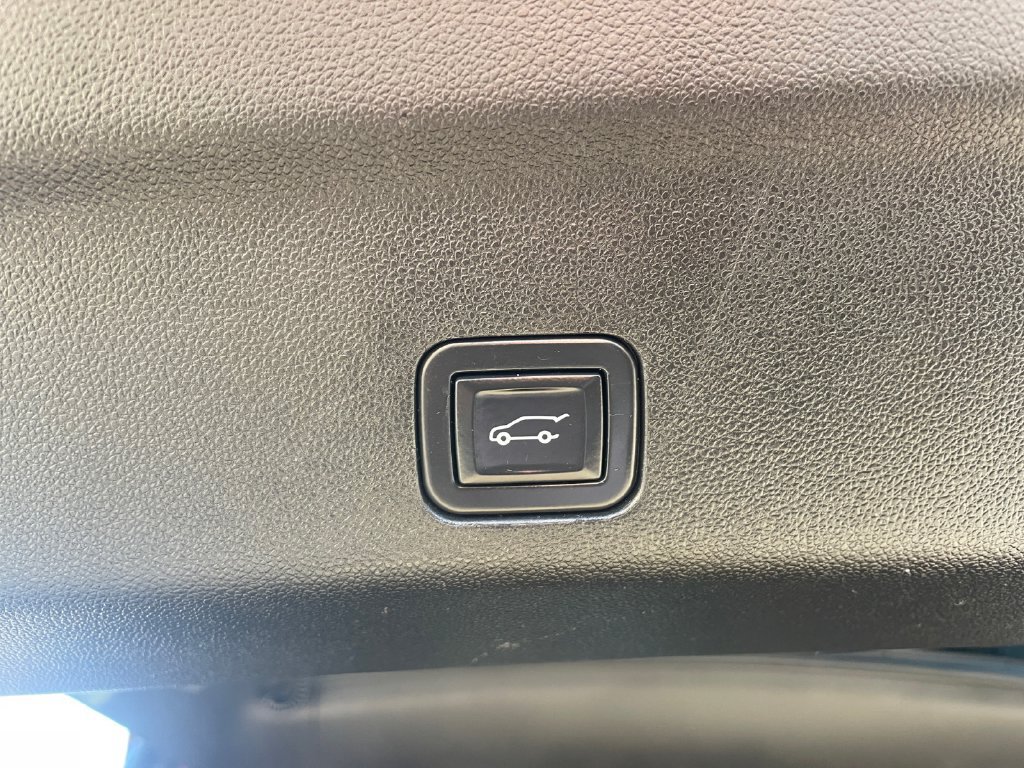 Used 2021 Chevrolet Tahoe RST w/ Luxury Package AWD/4WD image 33