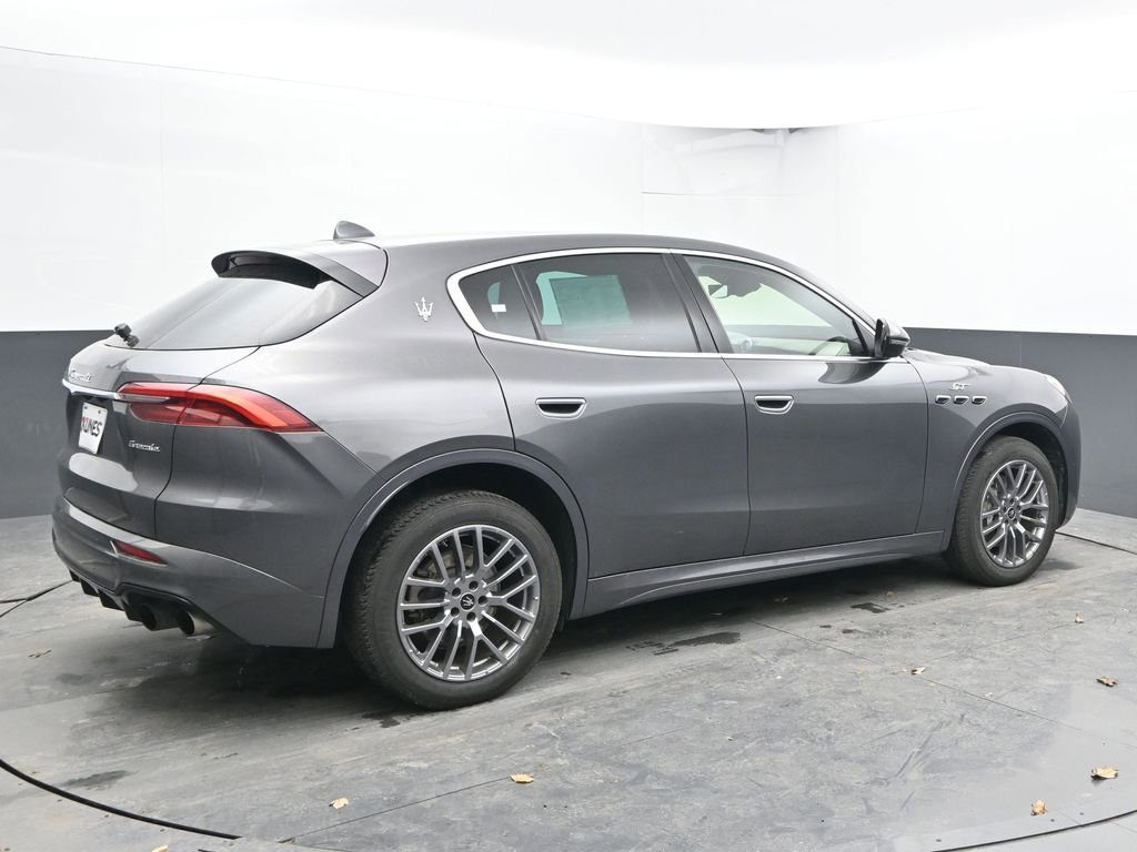 Used 2024 Maserati Grecale GT image 11