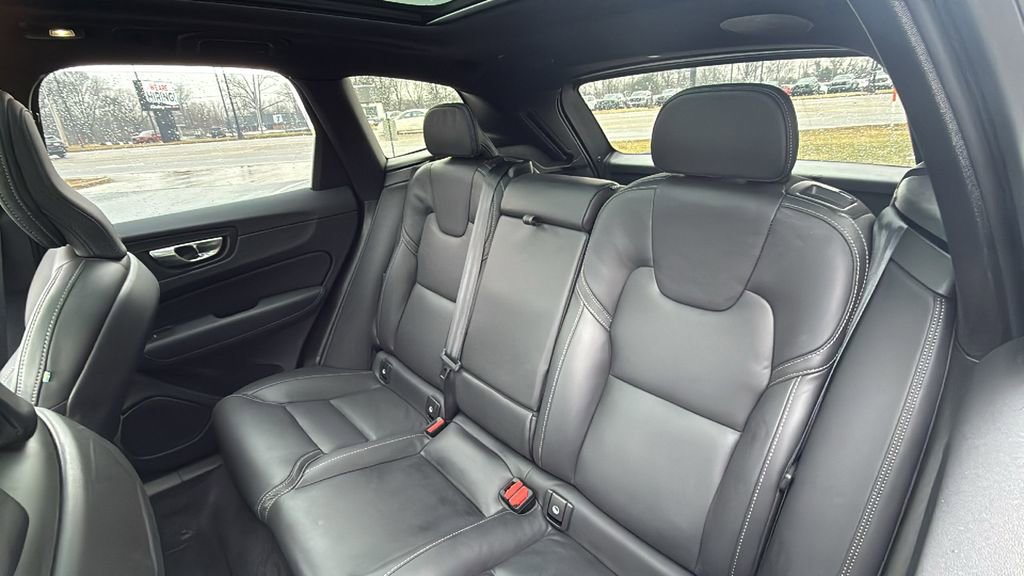 Certified 2024 Volvo XC60 B5 Ultimate w/ Climate Package image 25