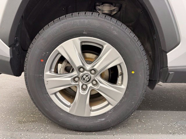 Used 2024 Toyota RAV4 XLE AWD/4WD image 21