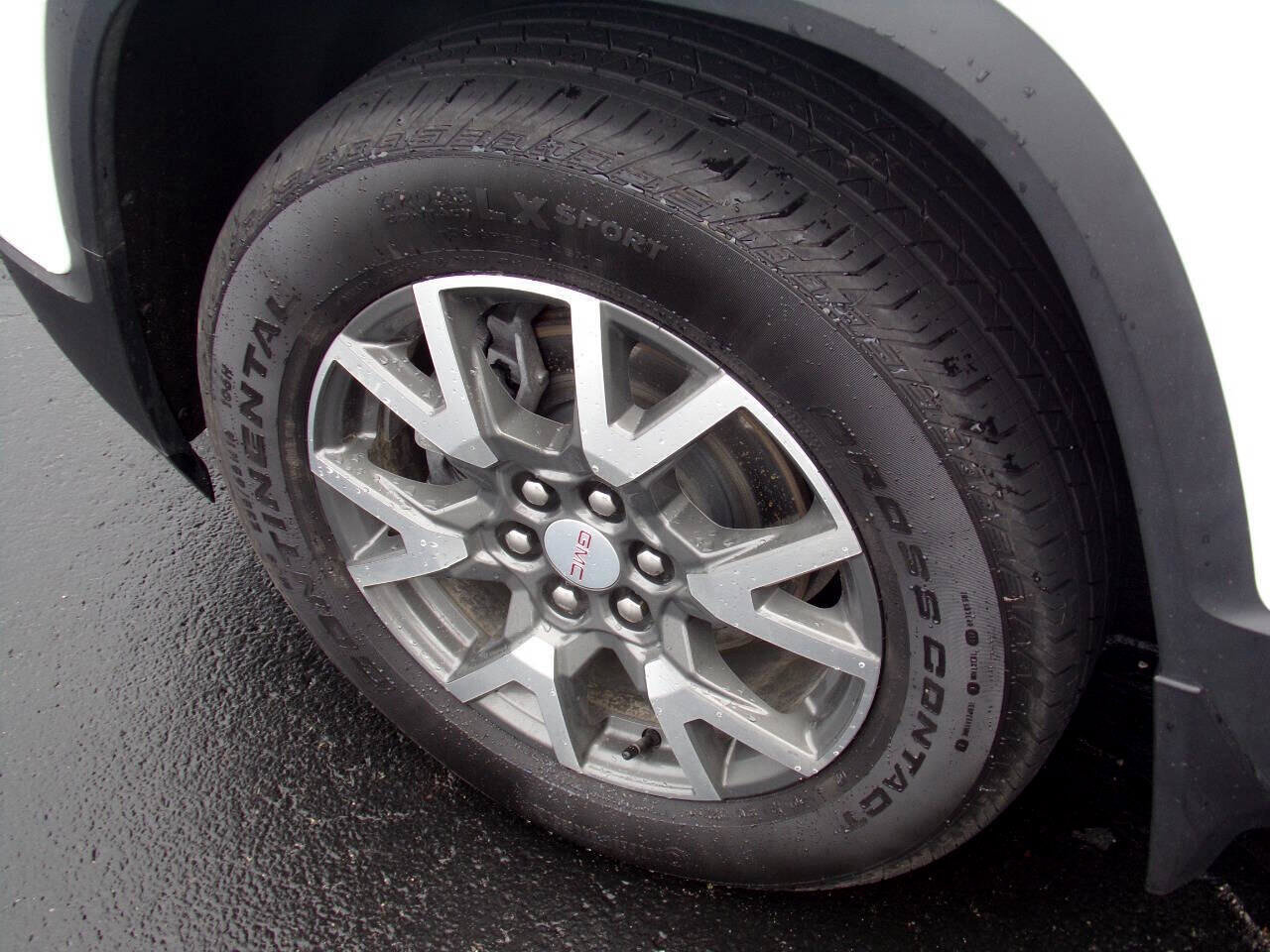 Used 2023 GMC Acadia SLE w/ Driver Convenience Package image 35