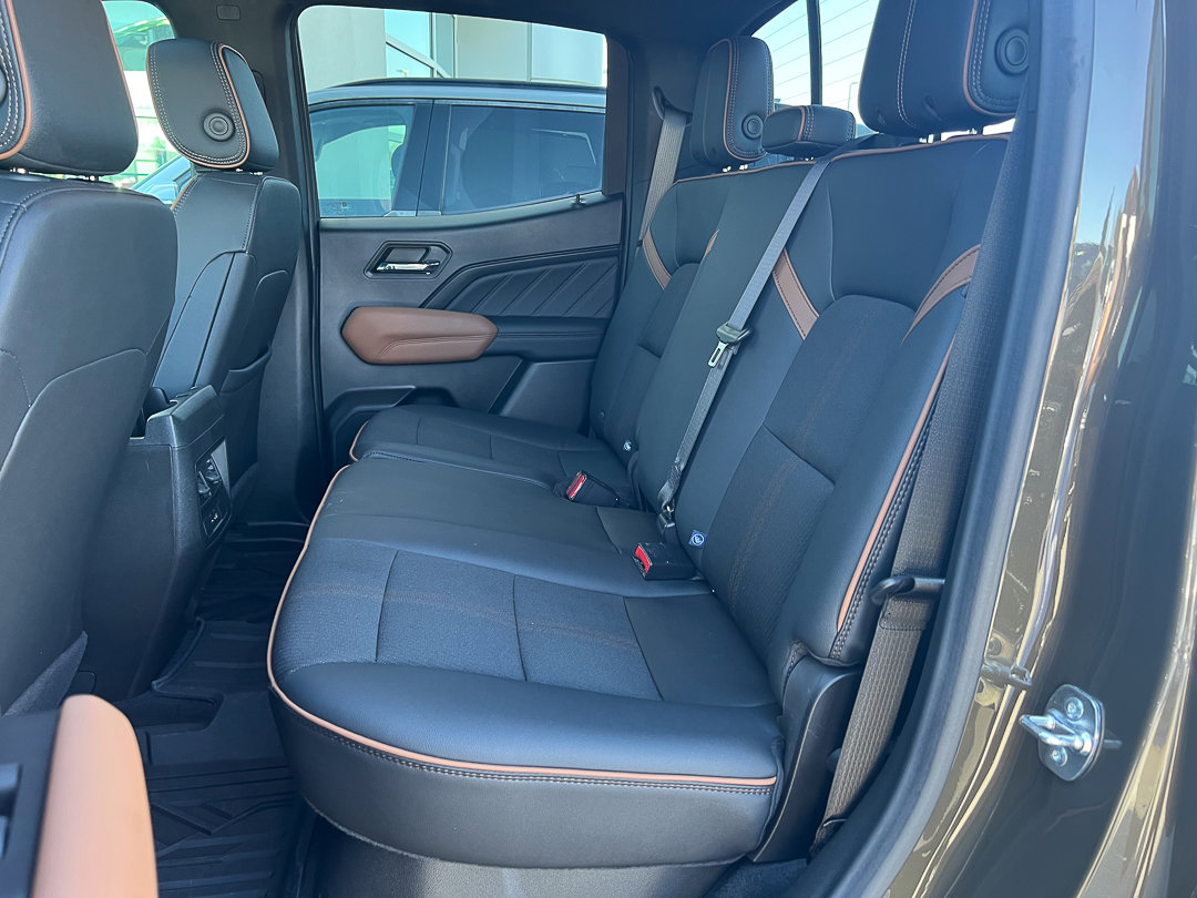 Used 2024 GMC Canyon AT4 image 30