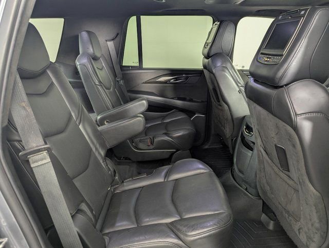 Used 2018 Cadillac Escalade Platinum image 30