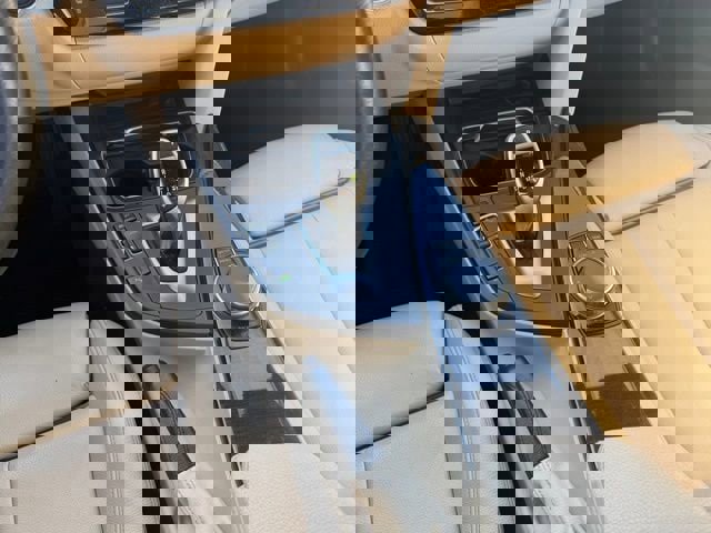 Used 2017 BMW 330i xDrive Sedan image 16