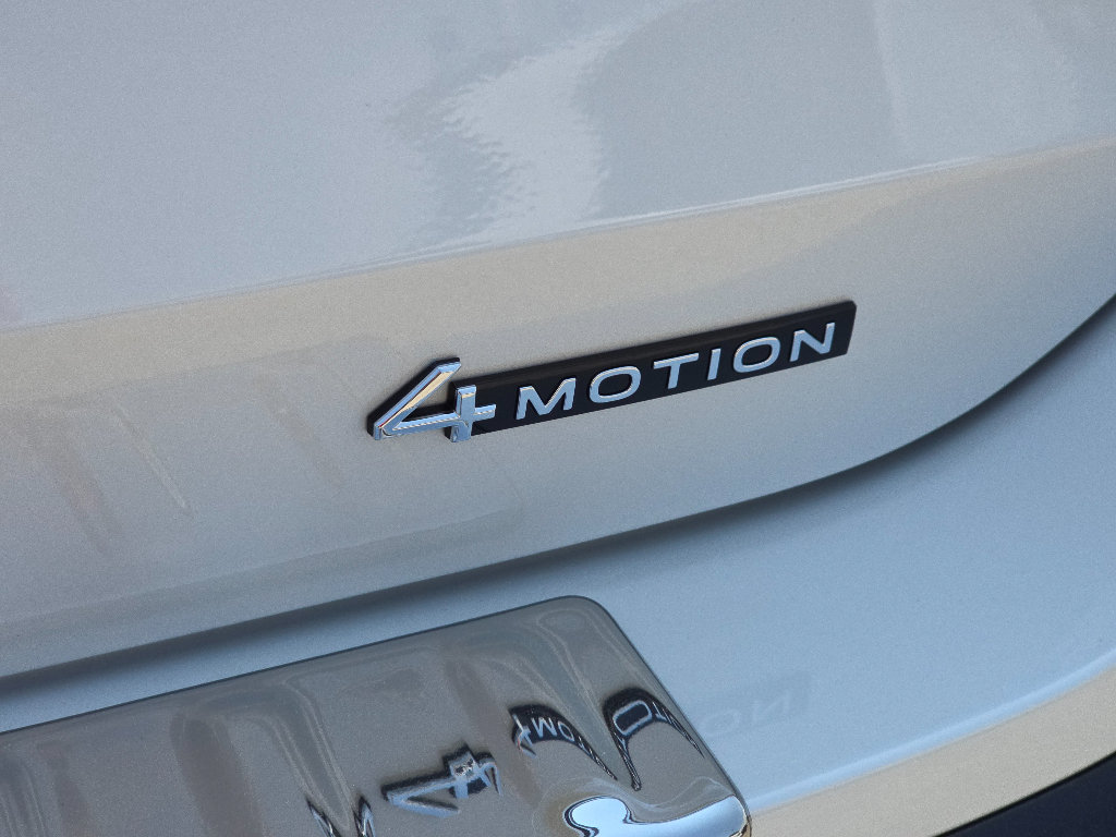Used 2025 Volkswagen Tiguan SEL R-Line AWD/4WD image 12