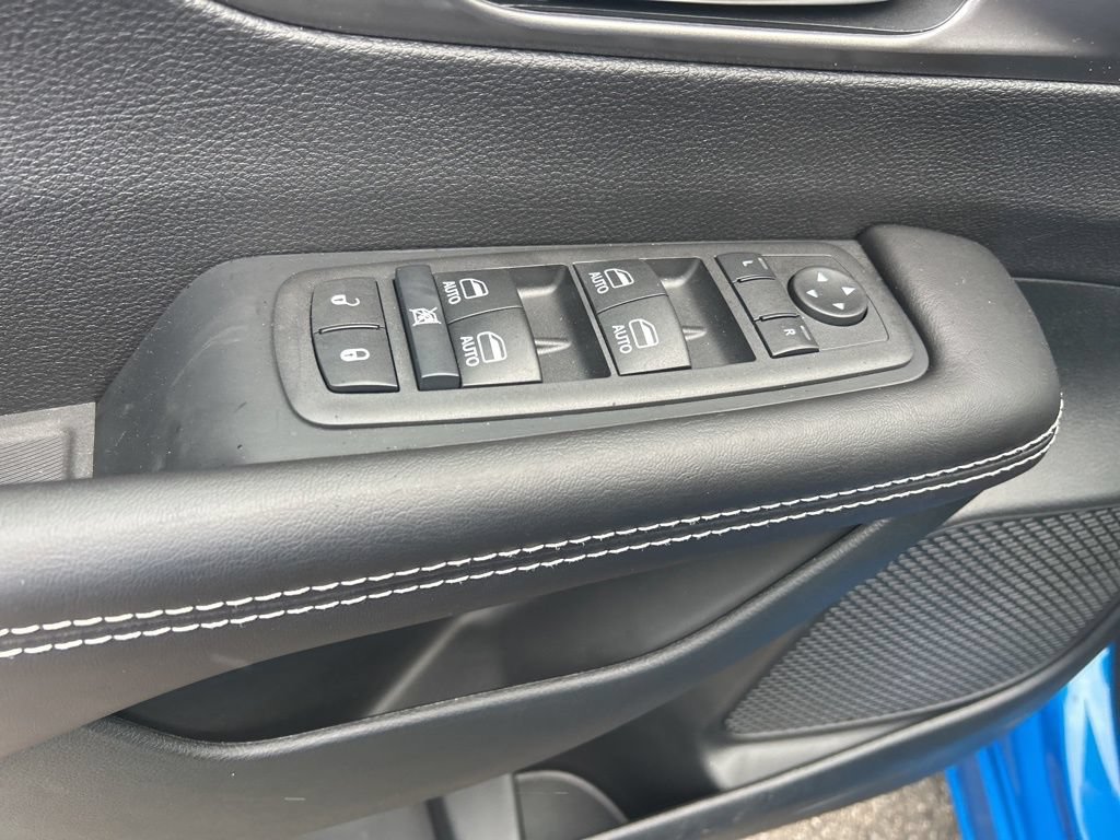 New 2026 Chrysler Pacifica Select FWD image 36