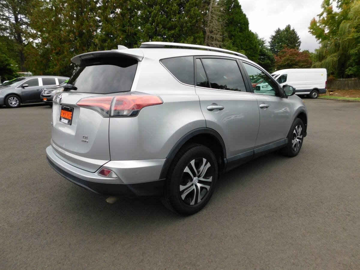 Used 2016 Toyota RAV4 LE AWD/4WD image 2