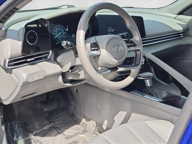 Used 2025 Hyundai Elantra SEL FWD image 10