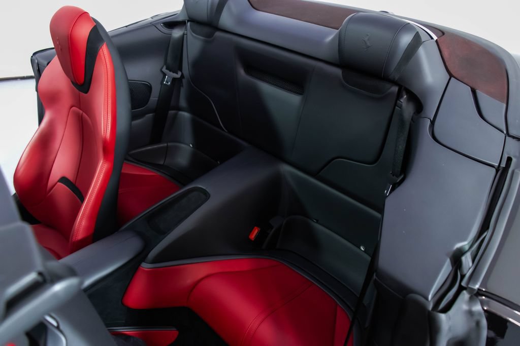 Certified 2024 Ferrari Roma Spider RWD image 44