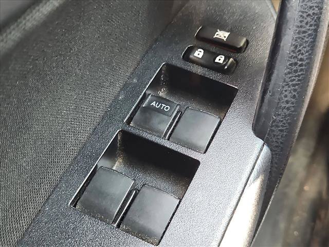 Used 2019 Toyota Corolla LE FWD image 11