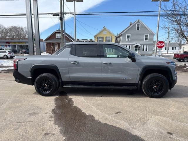 Used 2025 Chevrolet Silverado EV LT image 5