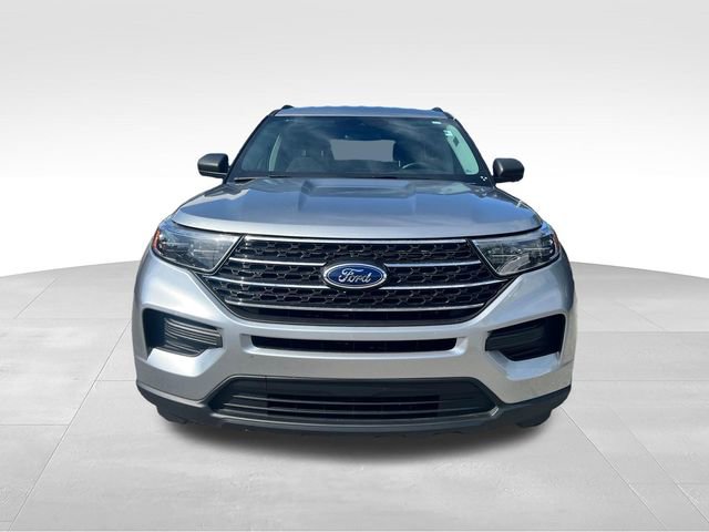 Used 2024 Ford Explorer XLT RWD image 2