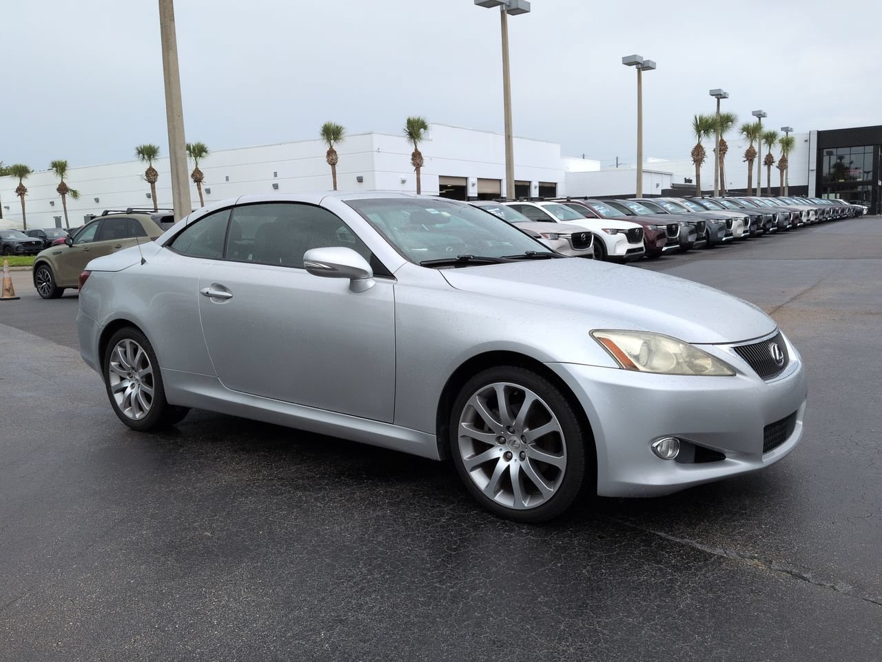 Used 2010 Lexus IS 250C RWD image 2
