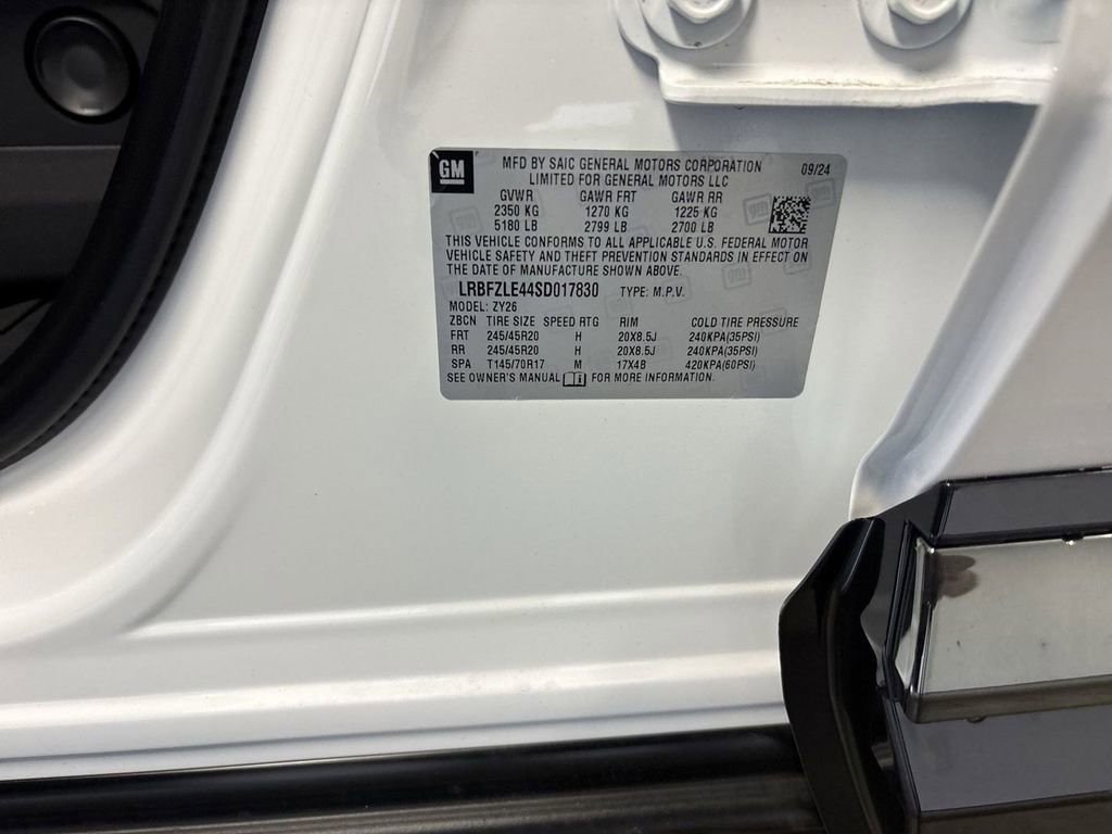 New 2025 Buick Envision Sport Touring image 39