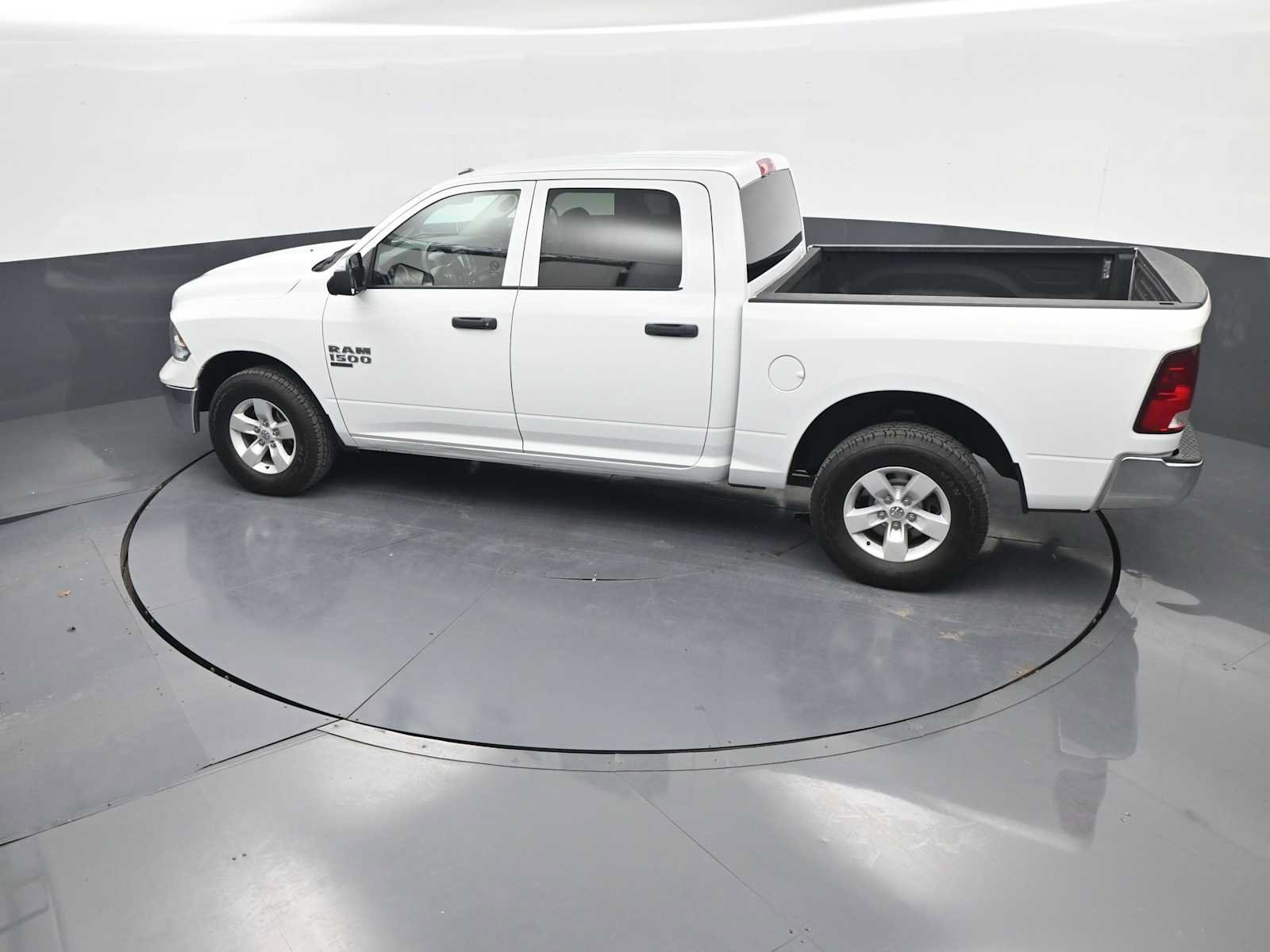 Used 2022 RAM 1500 Tradesman w/ Chrome Appearance Group AWD/4WD image 33