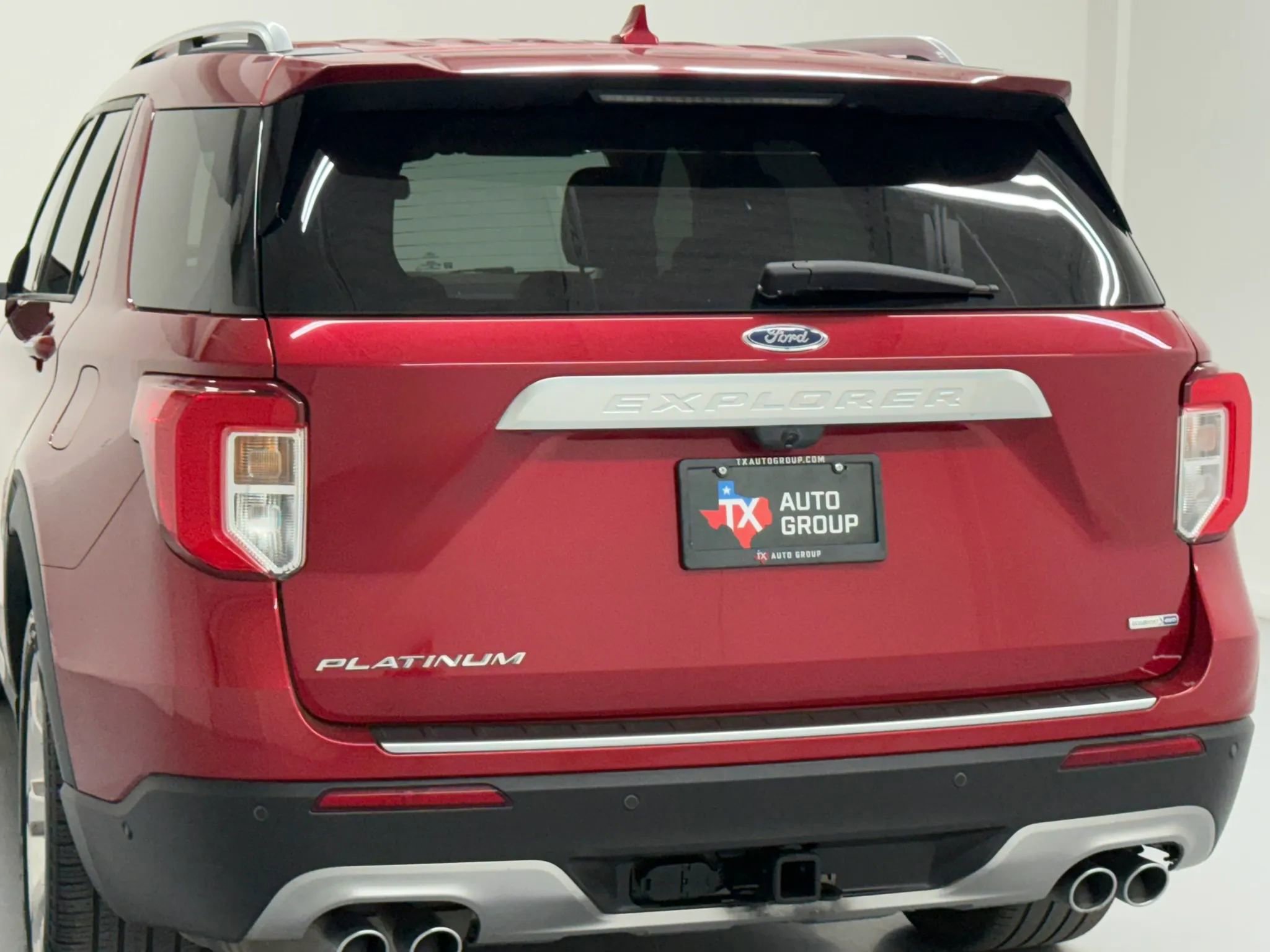 Used 2020 Ford Explorer Platinum w/ Premium Technology Package image 14