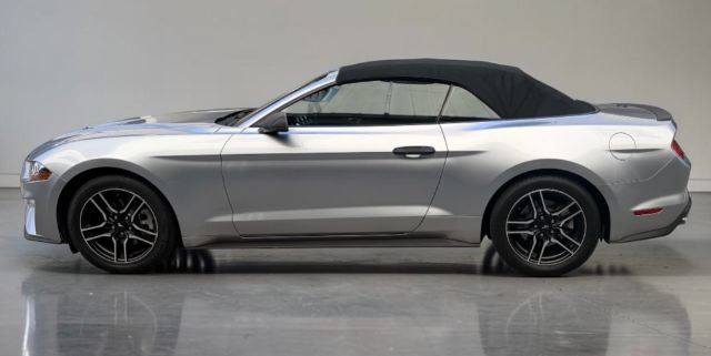 Used 2020 Ford Mustang Premium RWD image 10
