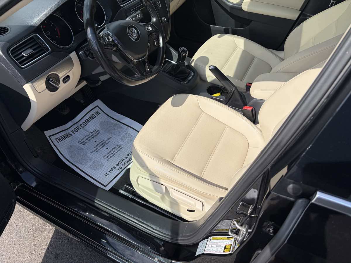 Used 2018 Volkswagen Jetta SE FWD image 9