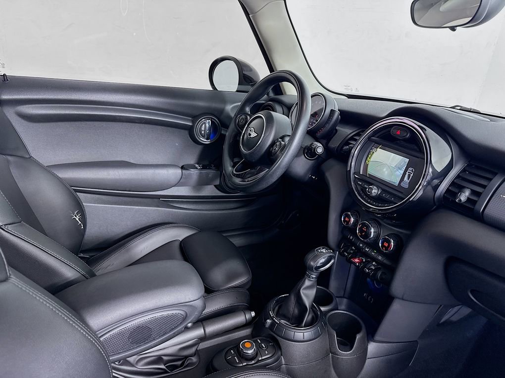 Used 2017 MINI Cooper 2-Door Hardtop FWD image 31