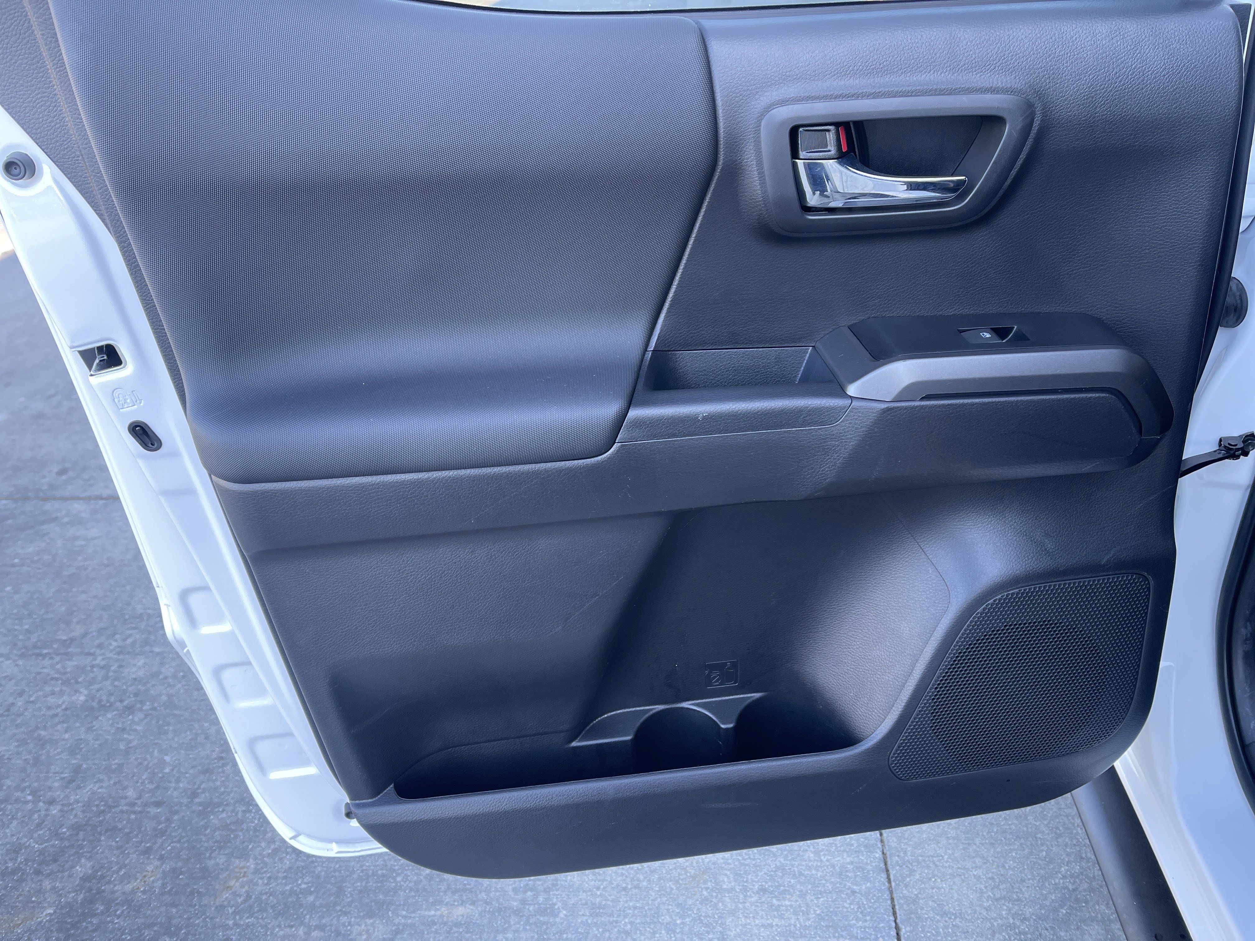 Used 2023 Toyota Tacoma TRD Off-Road w/ Advanced Technology Package image 27