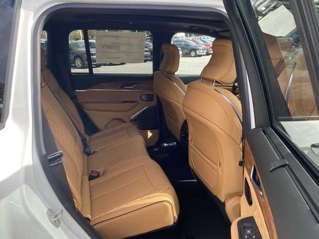 New 2025 Jeep Grand Cherokee Summit image 33
