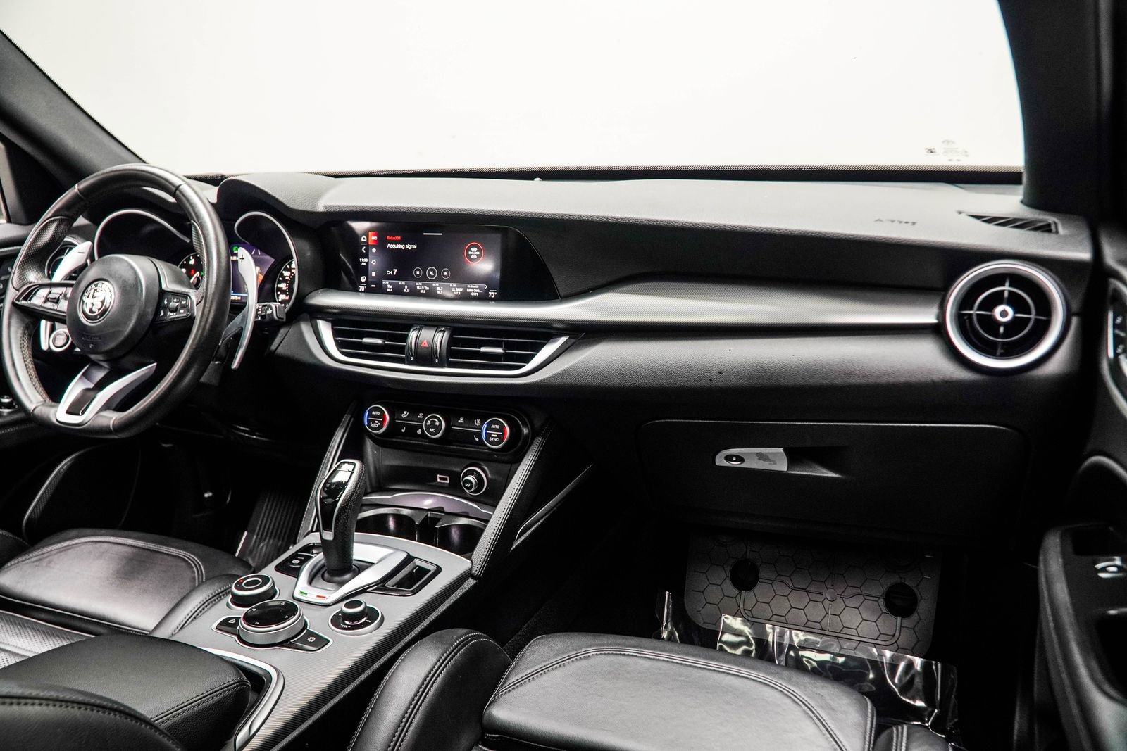 Used 2023 Alfa Romeo Stelvio Veloce image 19