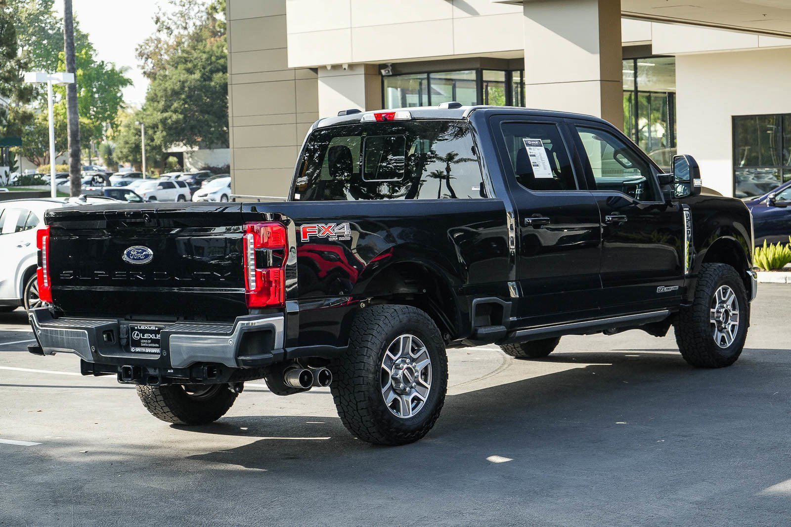 Used 2023 Ford F250 Lariat w/ Lariat Ultimate Package AWD/4WD image 6