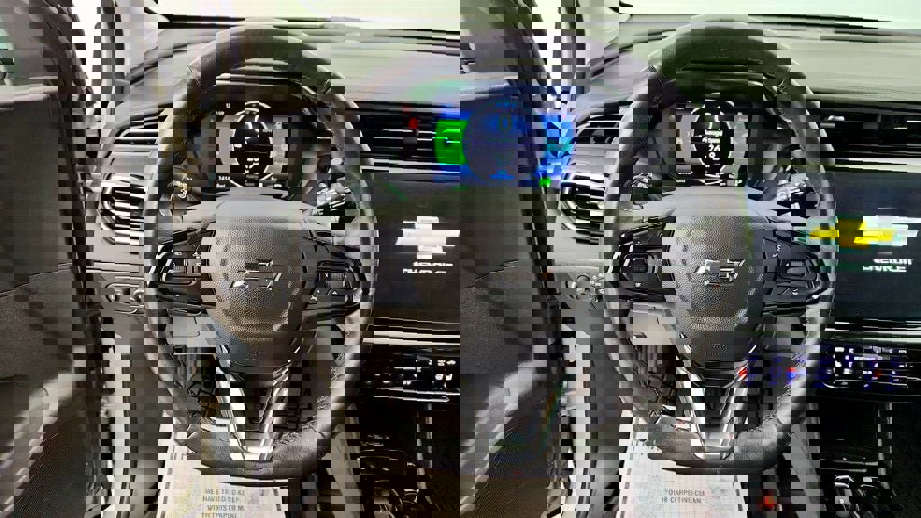 Used 2023 Chevrolet Bolt EUV LT w/ Comfort Package image 13