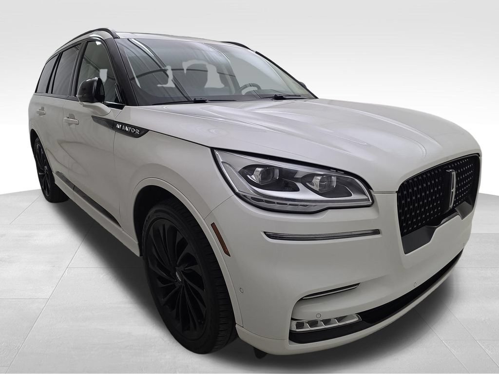 Used 2023 Lincoln Aviator Reserve w/ Equipment Group 201A AWD/4WD image 2