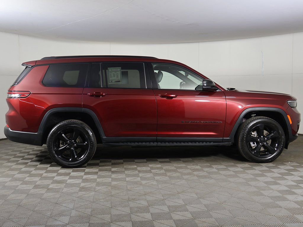 Used 2023 Jeep Grand Cherokee L Laredo image 17