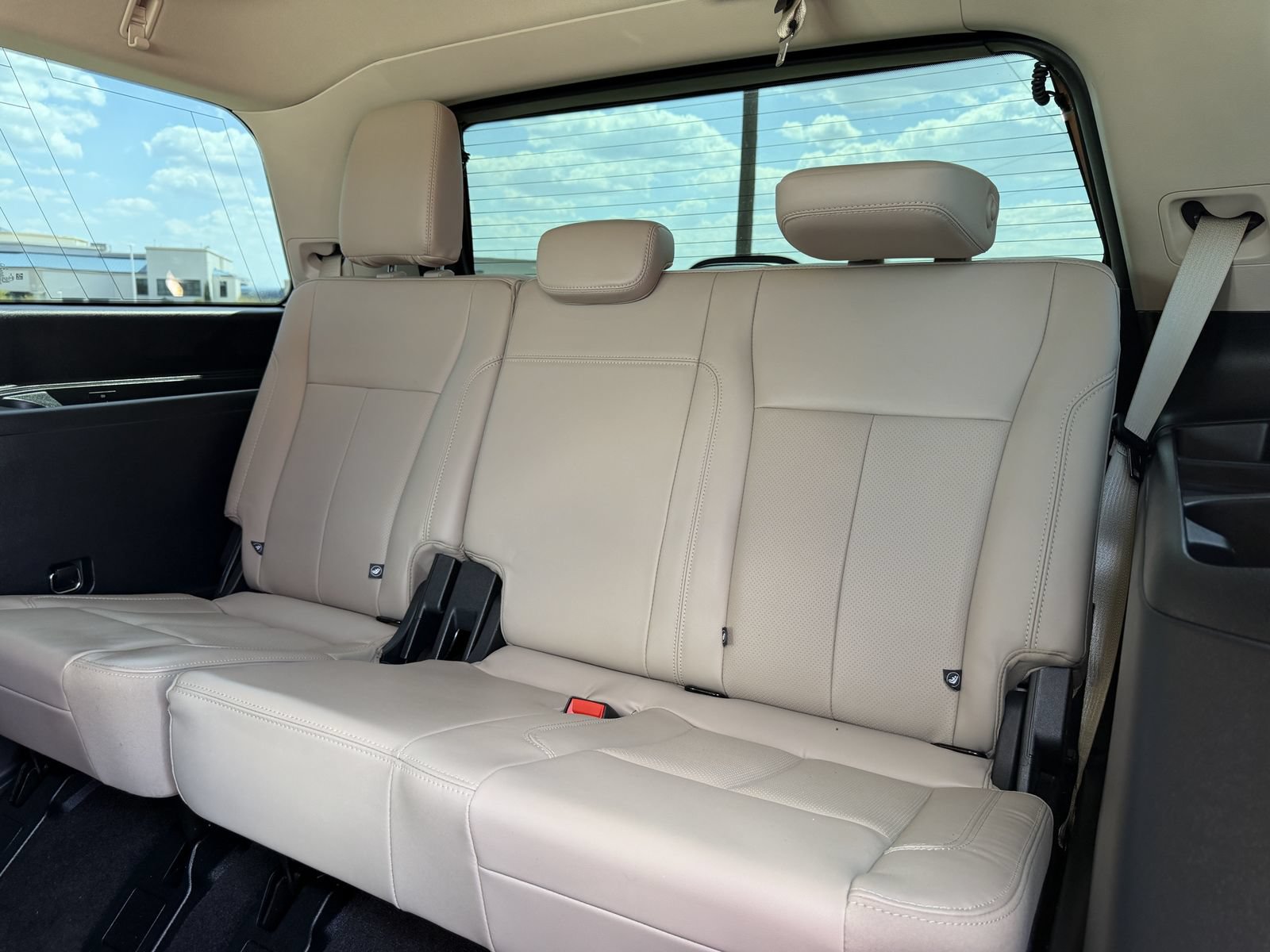 Used 2022 Ford Expedition XLT RWD image 30