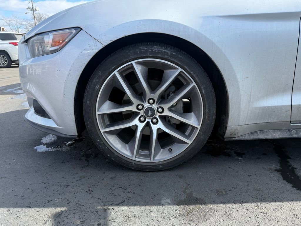 Used 2017 Ford Mustang Premium image 9