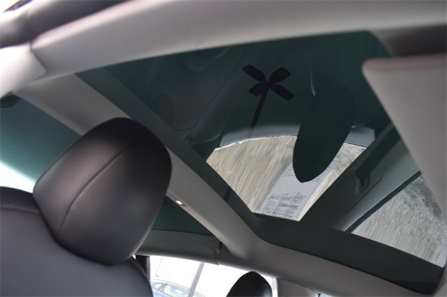 Used 2021 Tesla Model 3 Performance image 14