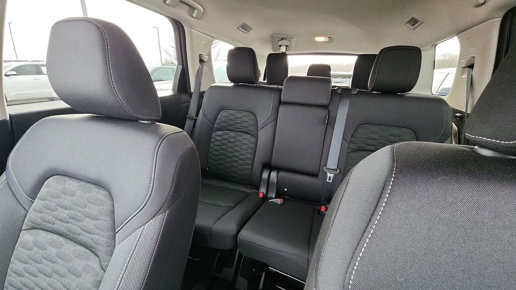 Used 2025 Nissan Pathfinder SV image 12