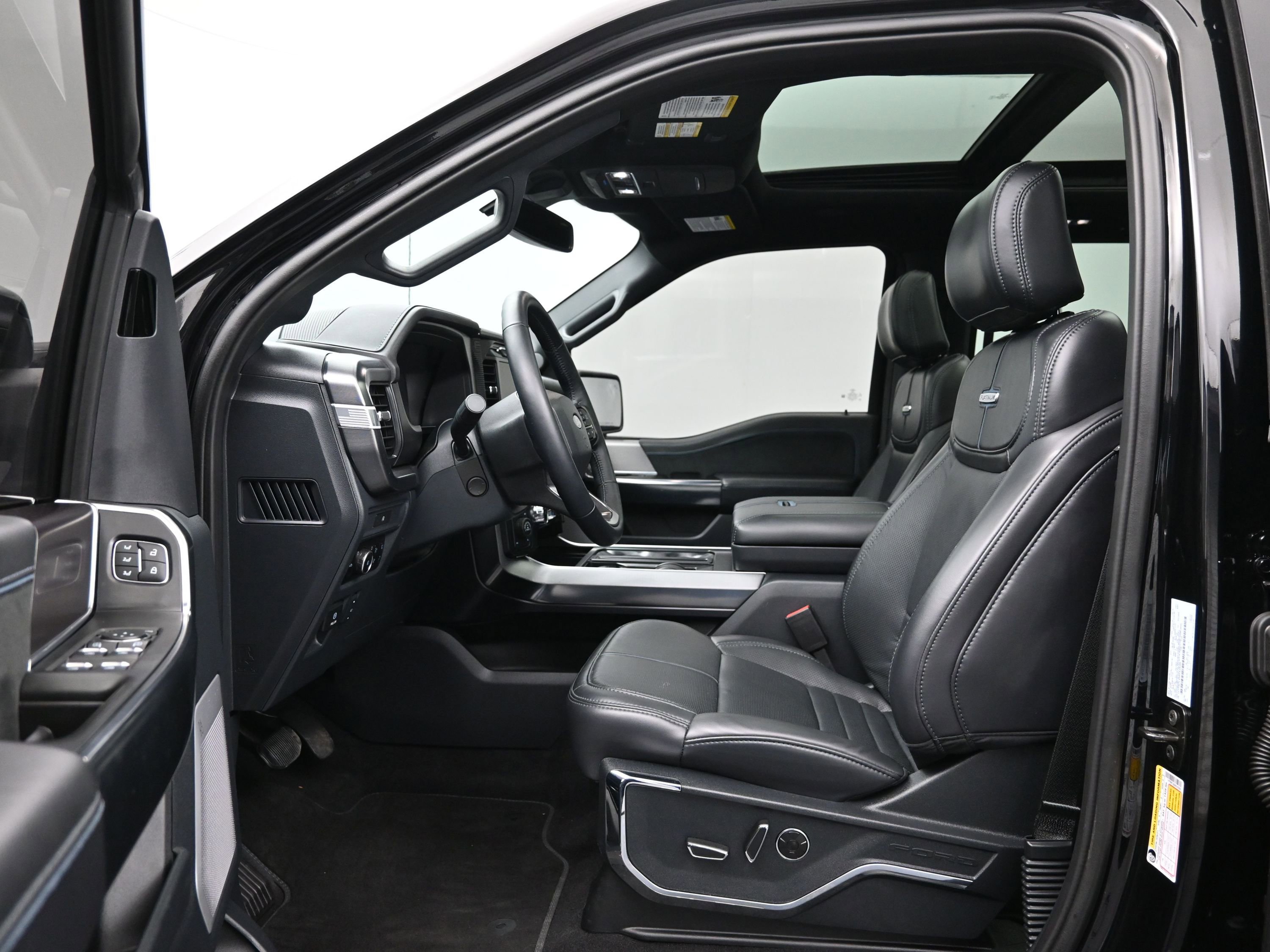 Used 2025 Ford F150 Platinum w/ Equipment Group 702A High image 9