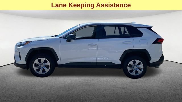 Used 2024 Toyota RAV4 LE AWD/4WD image 5