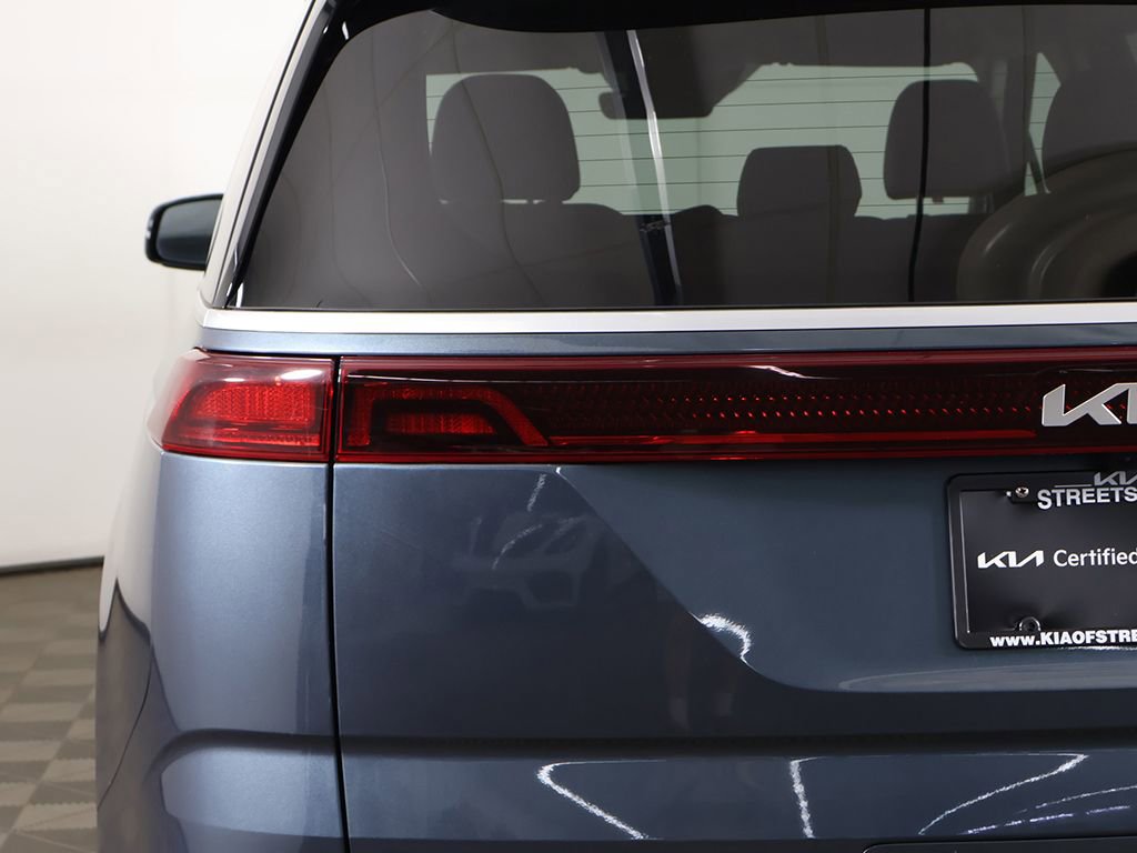 Used 2024 Kia Carnival EX FWD image 17