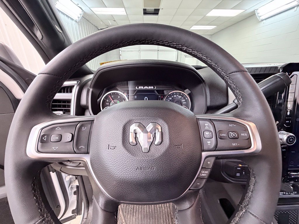 Used 2025 RAM 2500 Big Horn AWD/4WD image 45