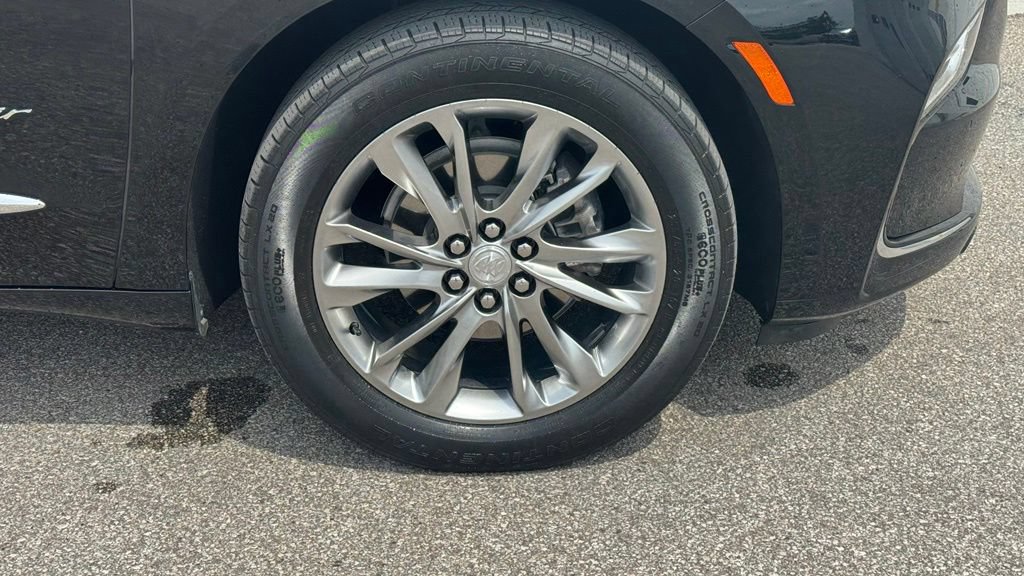Used 2022 Buick Enclave Avenir w/ Avenir Technology Package AWD/4WD image 9