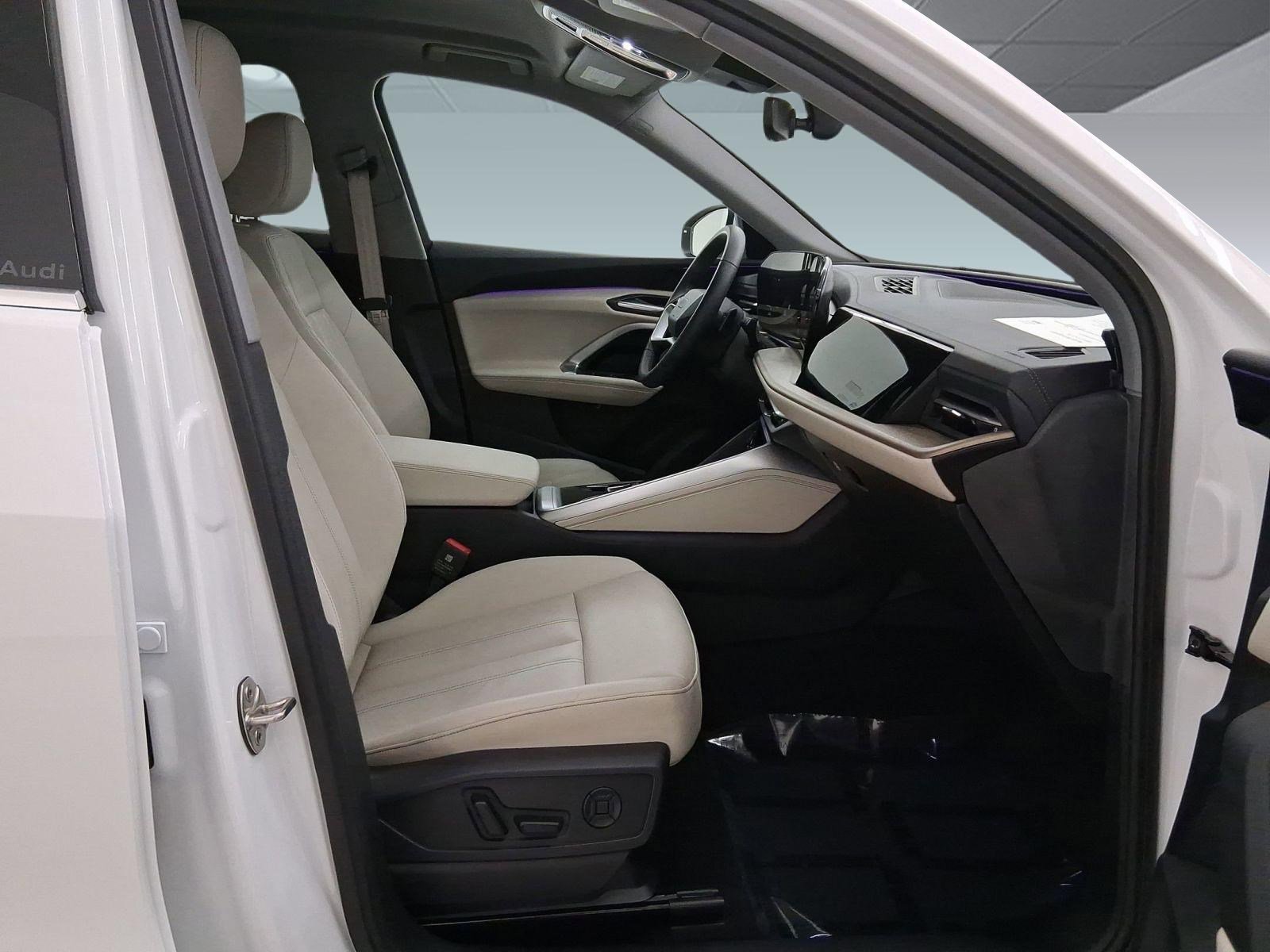 Certified 2025 Audi Q5 Premium w/ Convenience Package image 31