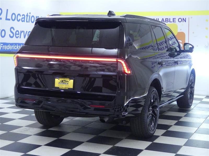 Used 2025 Lincoln Navigator Reserve w/ Jet Appearance Package AWD/4WD image 8