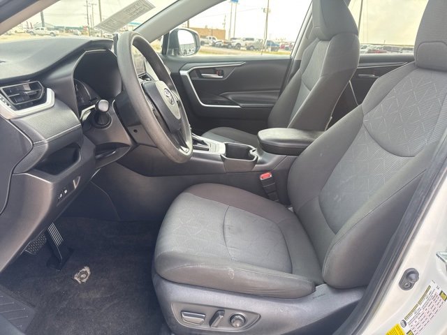 Used 2025 Toyota RAV4 XLE image 2