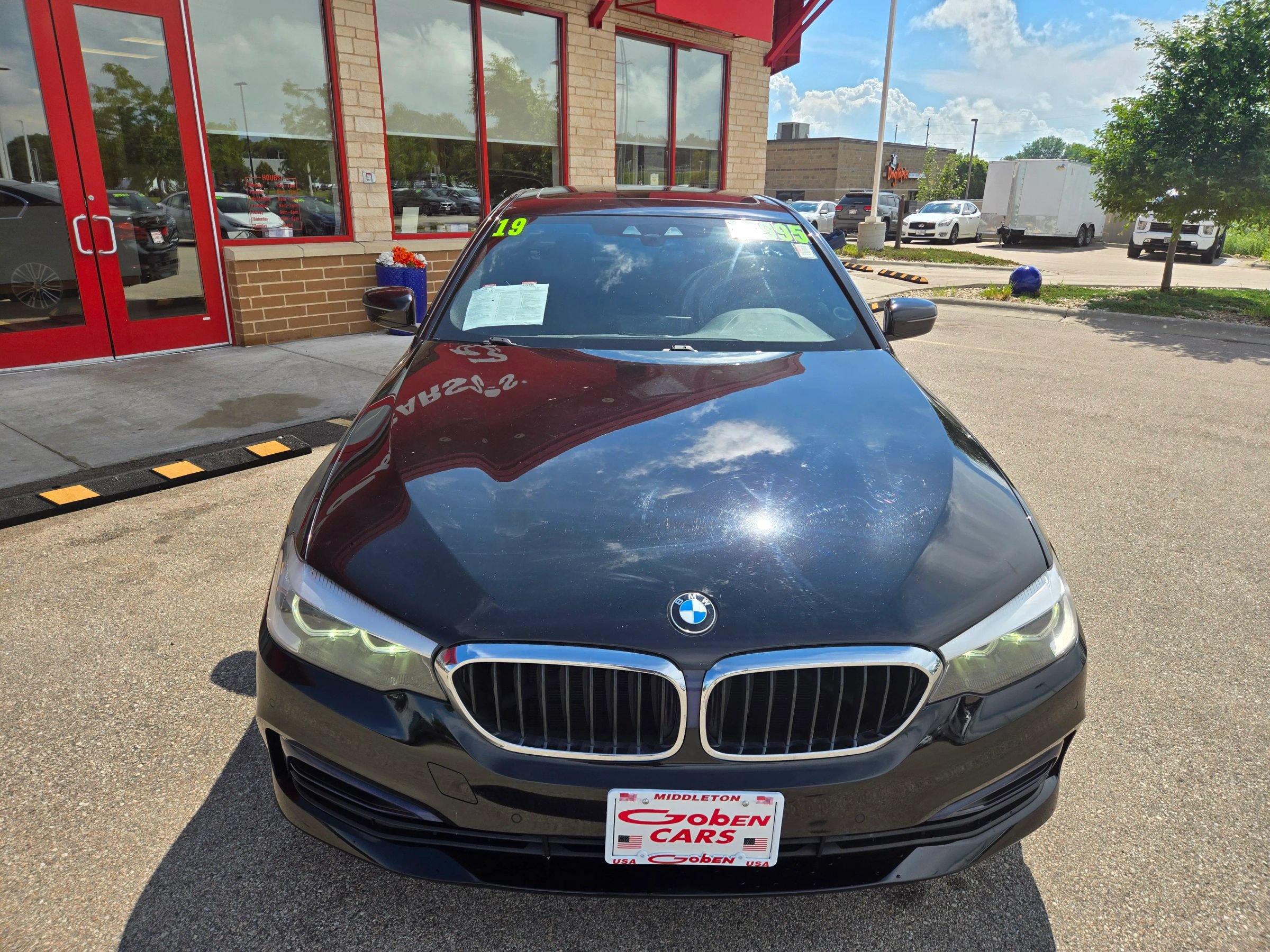 Used 2019 BMW 530i xDrive w/ Convenience Package AWD/4WD image 2