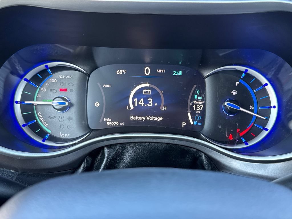 Used 2024 Chrysler Pacifica Limited FWD image 32