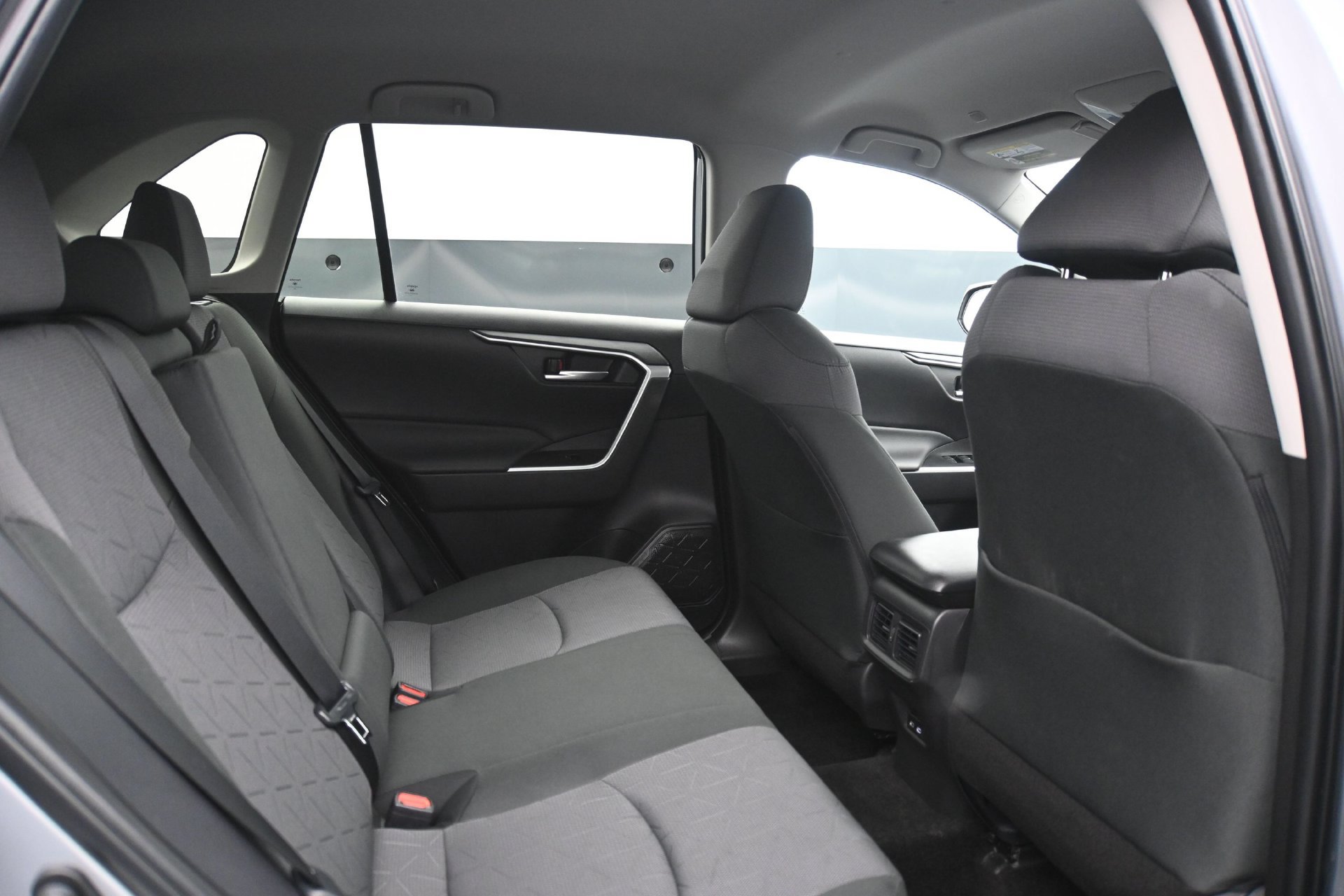 Used 2025 Toyota RAV4 XLE AWD/4WD image 14