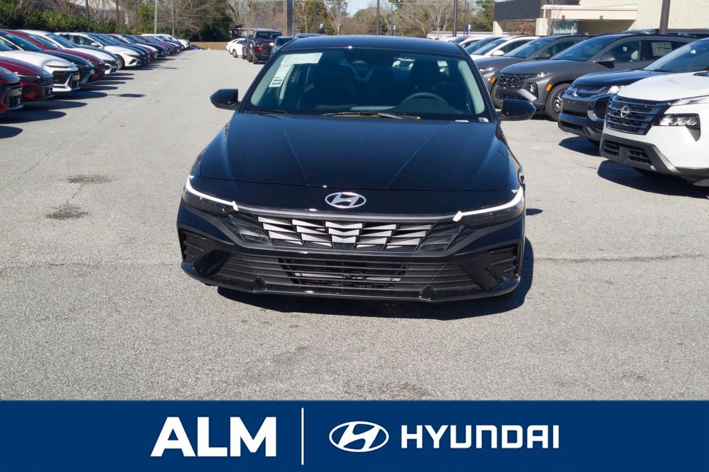 New 2026 Hyundai Elantra Hybrid FWD image 3