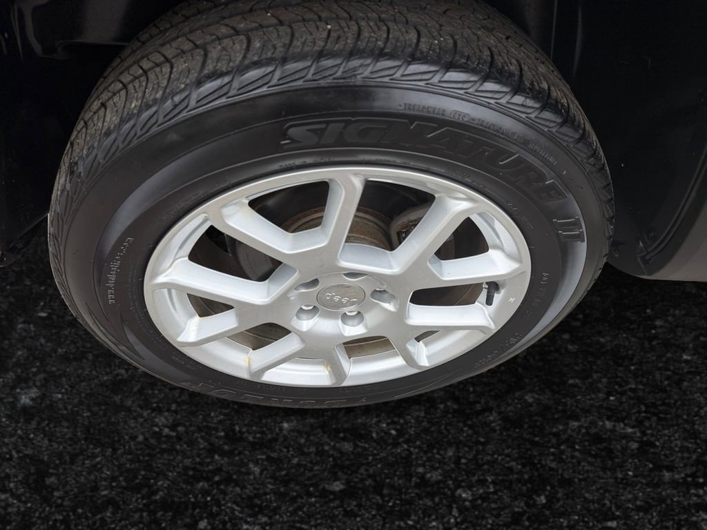 Certified 2020 Jeep Renegade Latitude w/ Cold Weather Group image 23