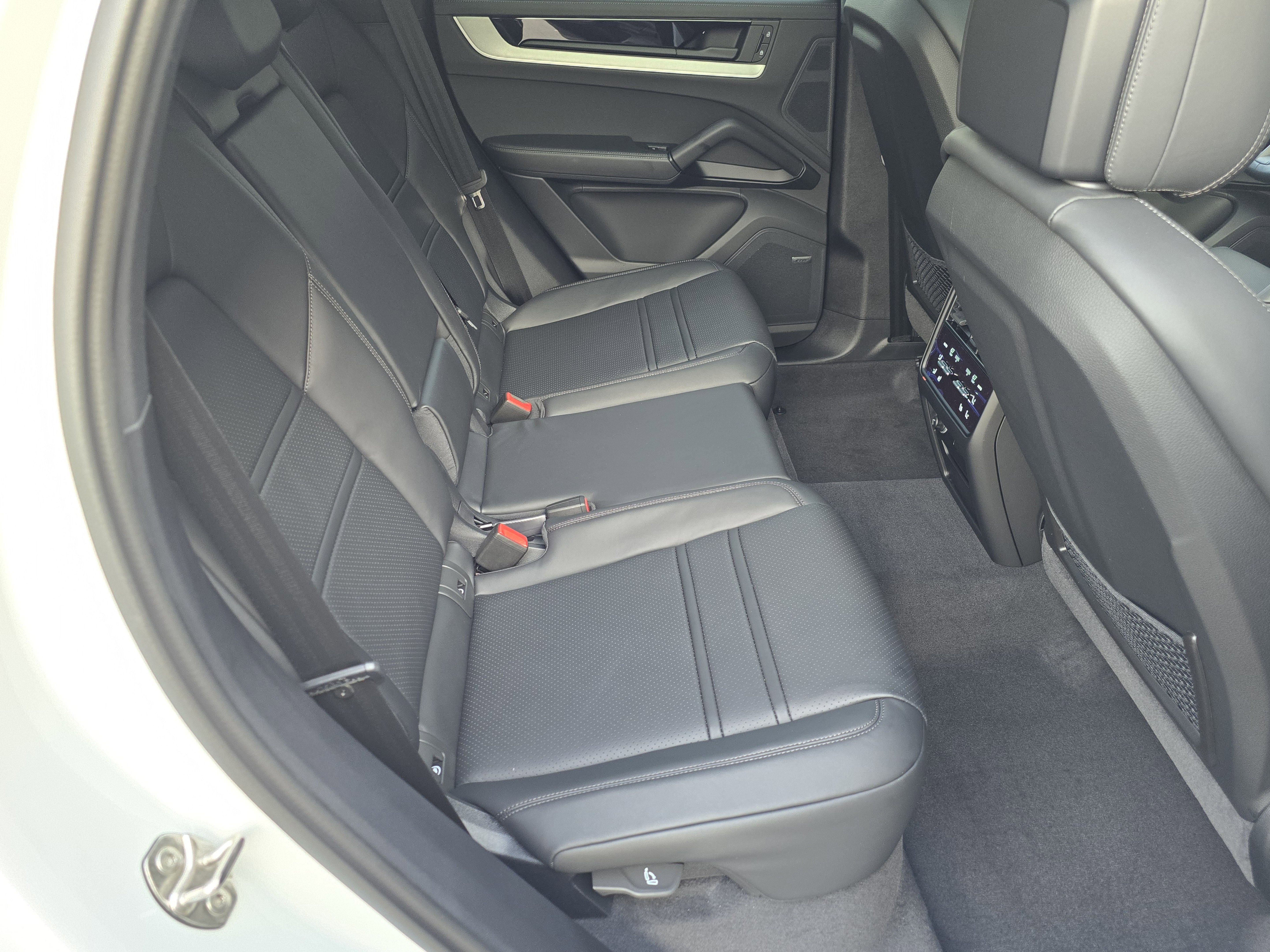New 2025 Porsche Cayenne S image 23