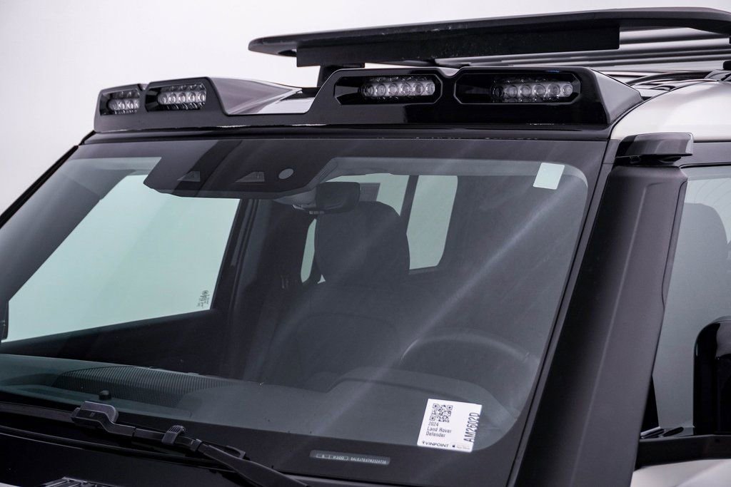 Used 2024 Land Rover Defender 110 S image 8