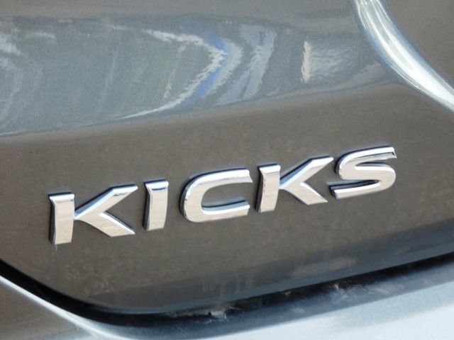 New 2025 Nissan Kicks Play S image 11